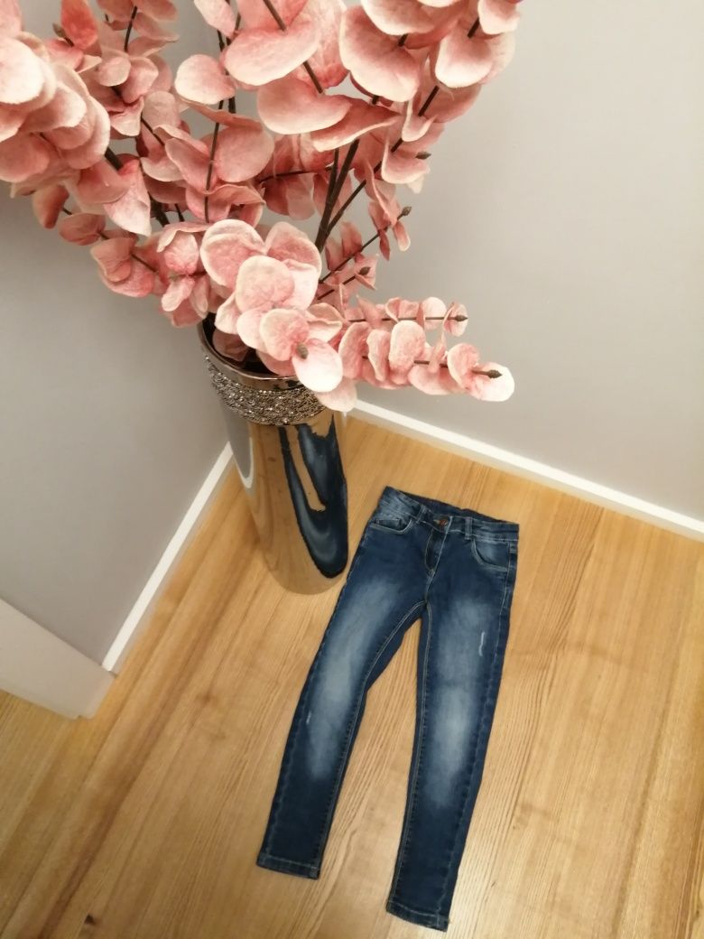 Spodnie jeans Przetarcia Smyk r. 122