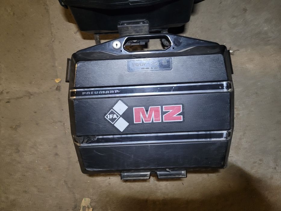 Kufry Pneumant 32L MZ ETZ 150/250/251 Simson S51