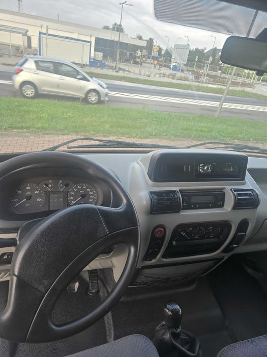 Sprzedam Renault Mascott Kontener + Winda Kat.B 2002r