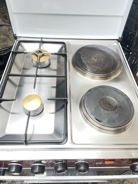 Fogao a gas e eletrico a funcionar bem 50euros