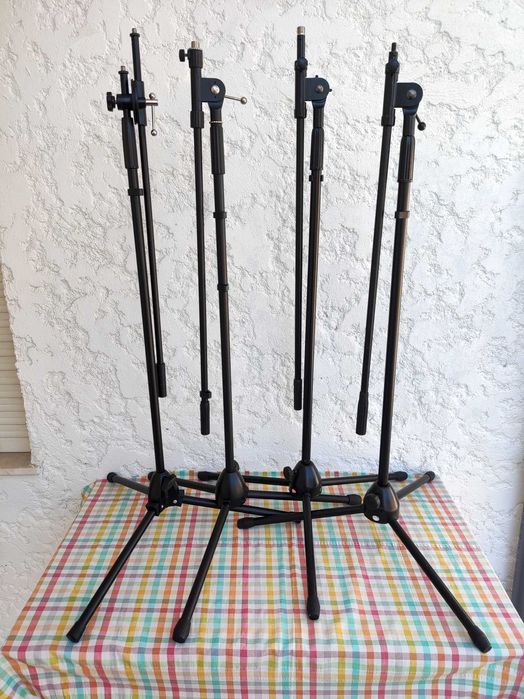 4 Tripés para Microfone