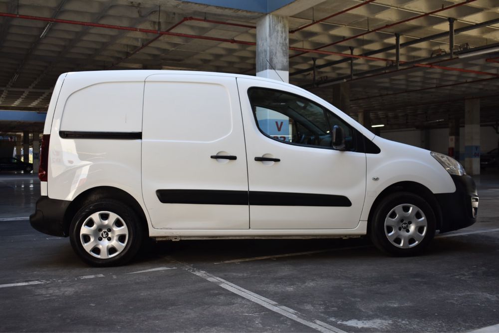 Peugeot Partner 2016 1.6HDI 100 muitos extras