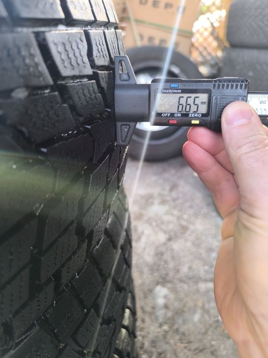 Opony Zimowe 215/65/16 Dunlop Komplet Bardzo Ładne