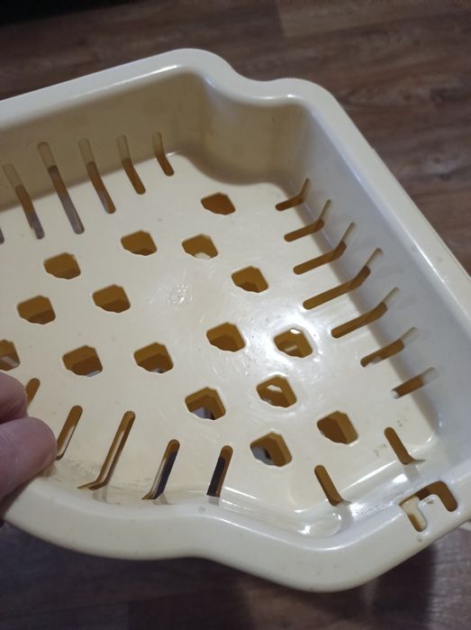 Полка в ванную 3- ярусная.