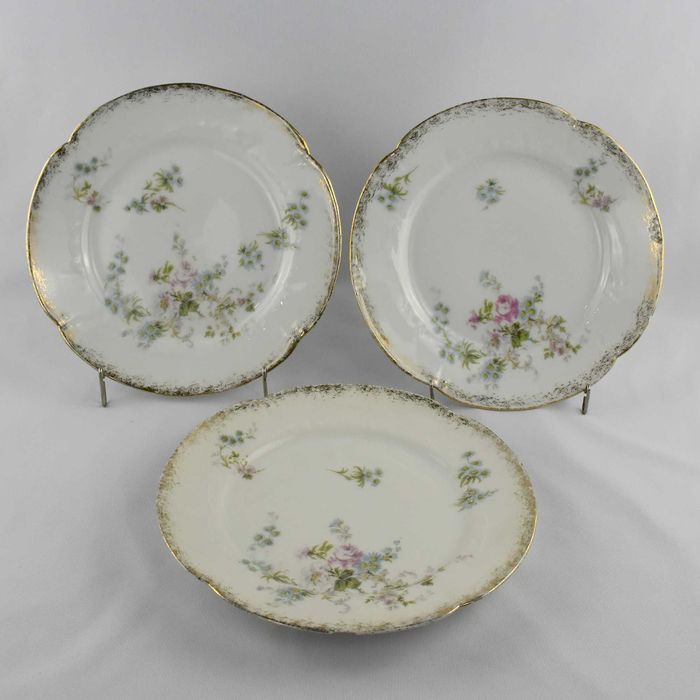 Conjunto de 3 pratos porcelana Europeia RFB, séc. XIX