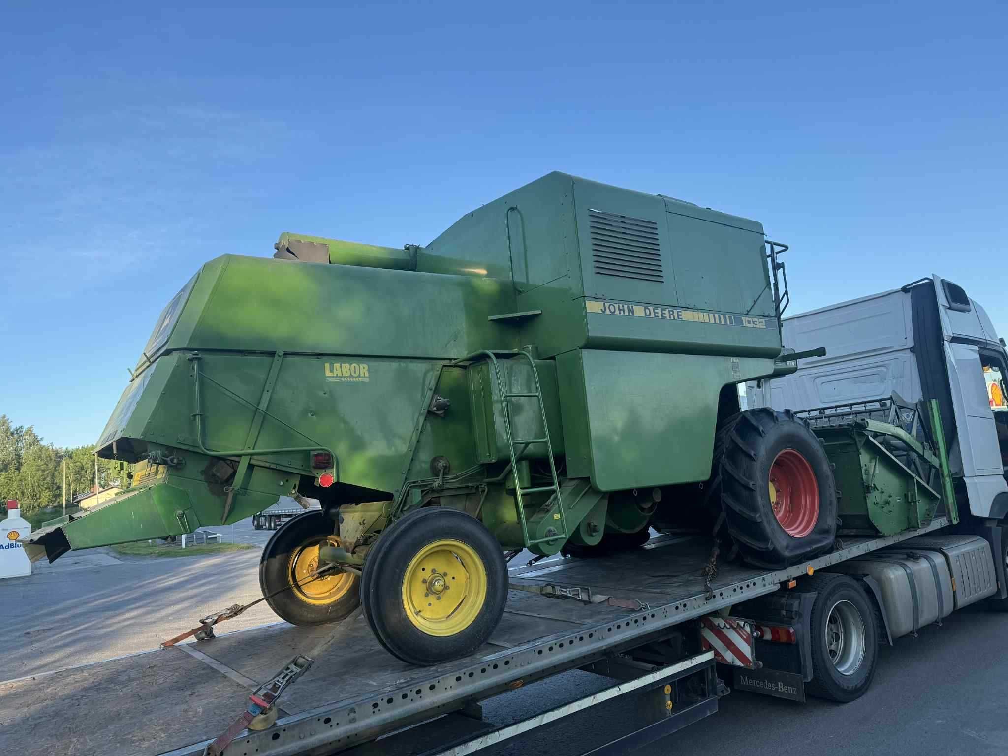 Kombajn Zbożowy John Deere 1032 Sieczkarnia Idealny Stan Sprowadzony