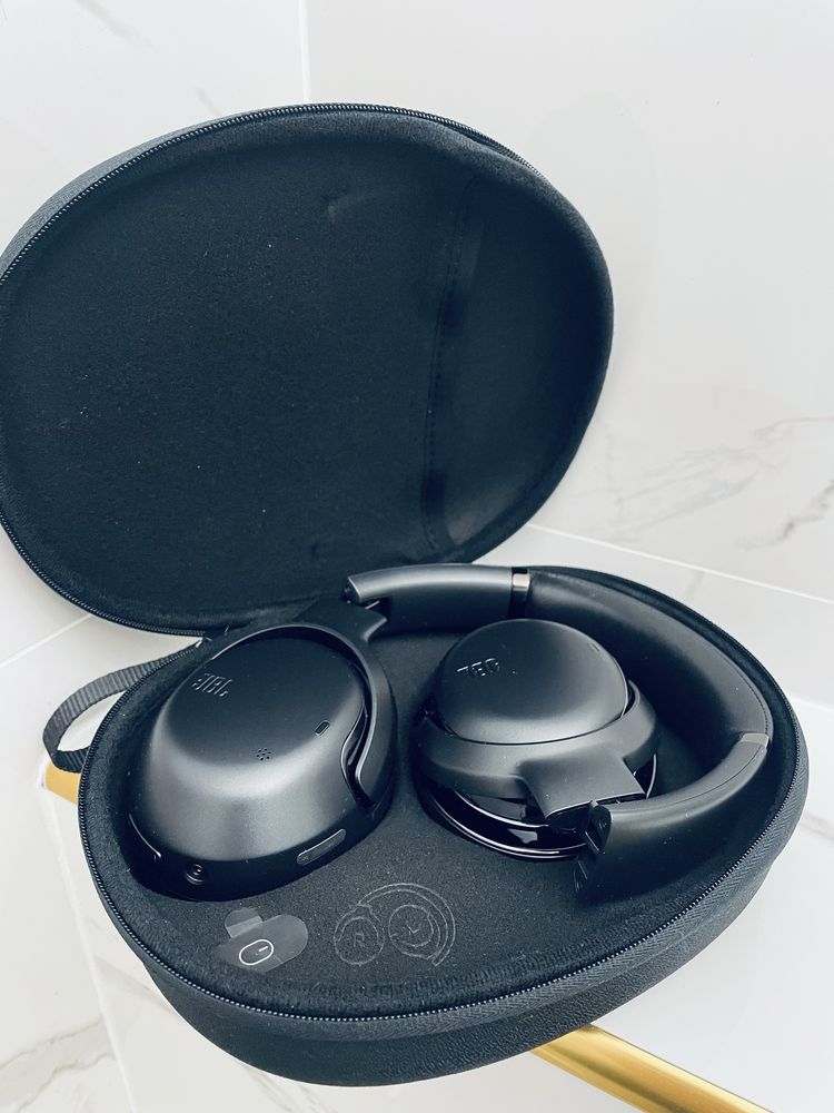 Sluchawki JBL Tour One M2