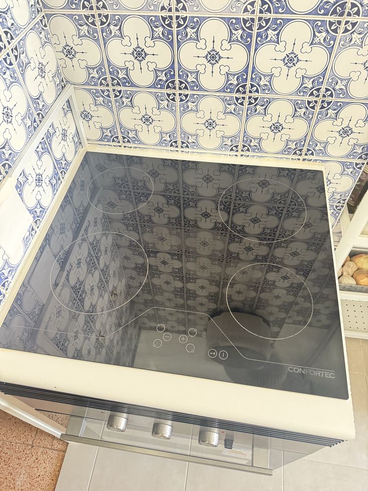 Conjunto forno e placa Vitroceramica Conforte.