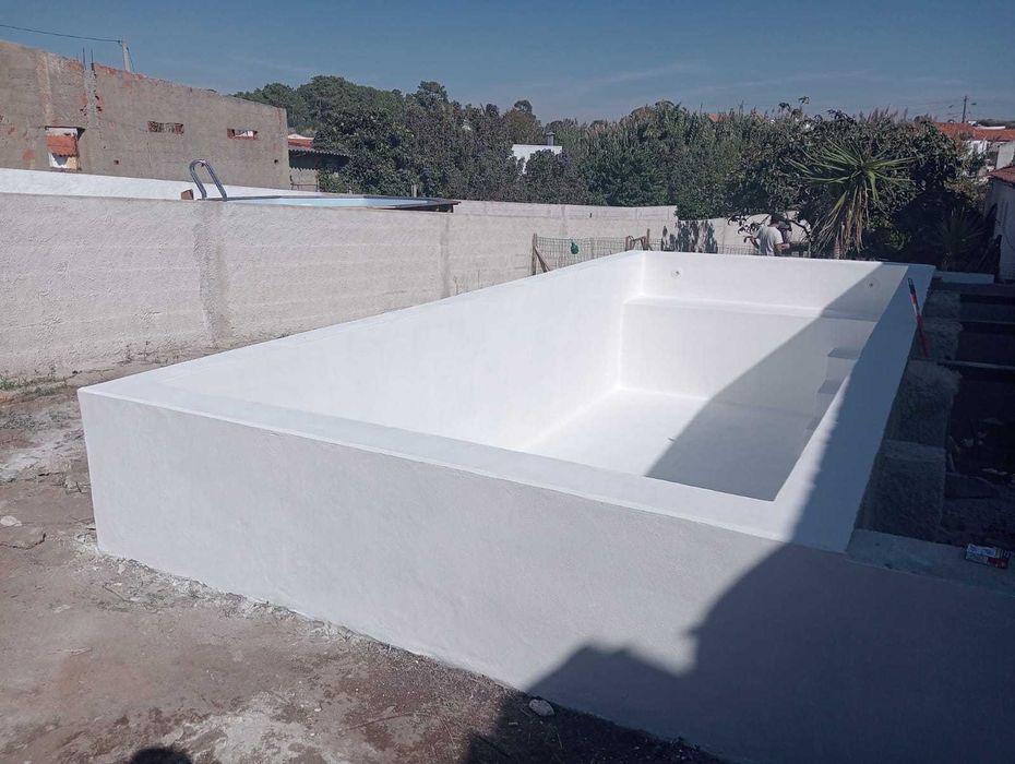 Realiza-se  piscinas tanque zona sintra