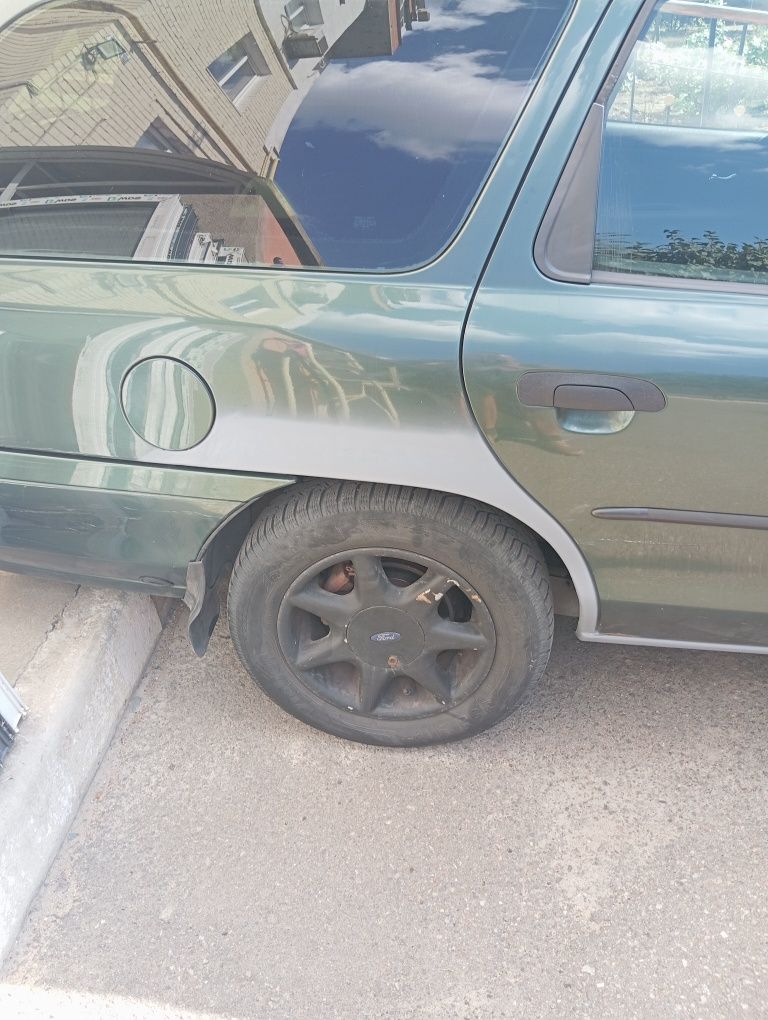 Продаю Форд мондео 2 виробу 1998 року.