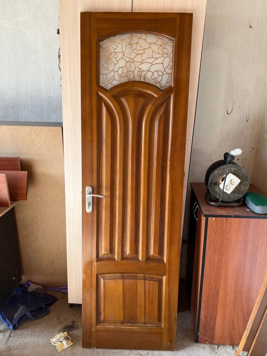 Дубові двері з коробкою