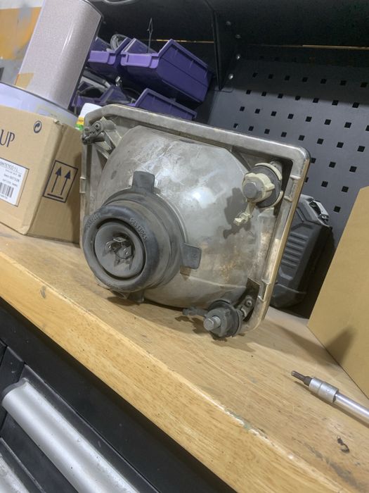 Farol land rover