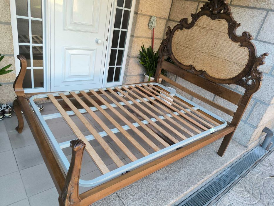 Cama de Casal, Cómoda e Mesas de Cabeceira