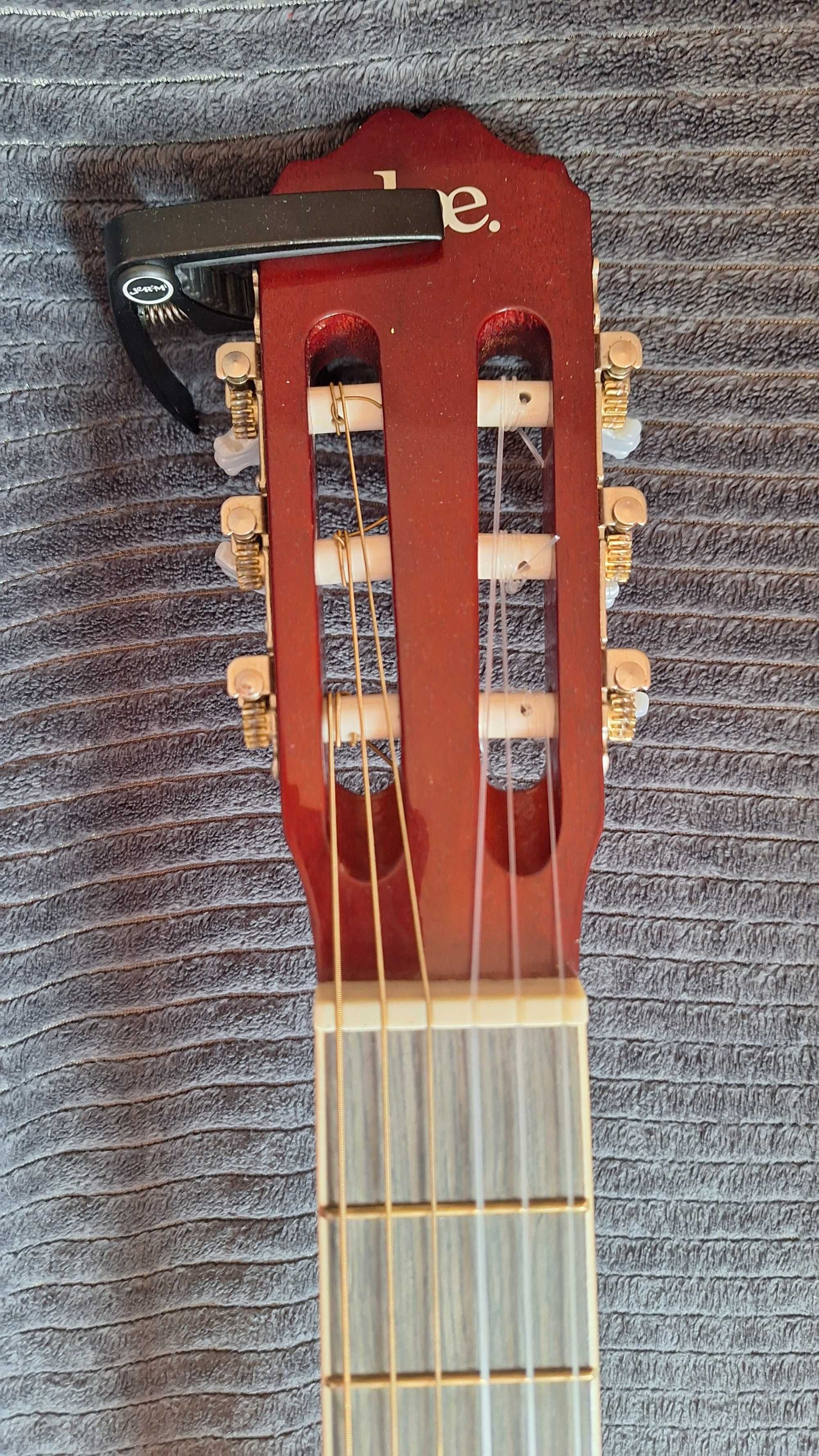 Sprzedam gitarę klasyczną