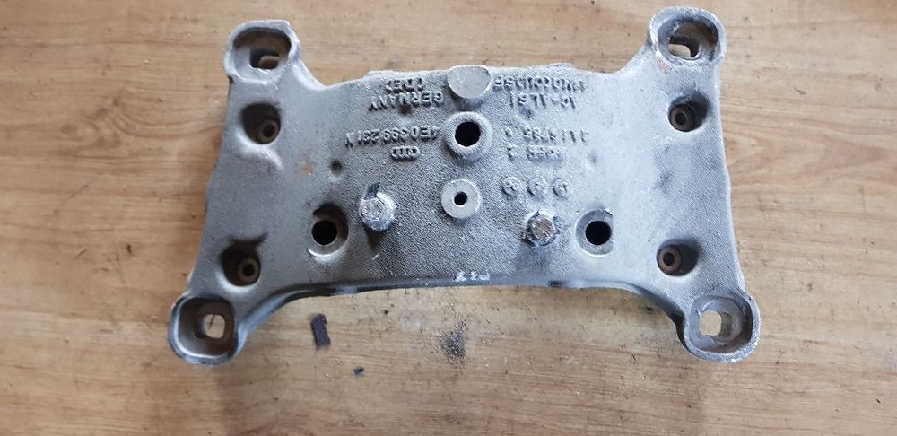 AUDI A8 D3 3.7 4.2 V8 ŁAPA PODPORA SKRZYNI BIEGÓW 4E0399231N