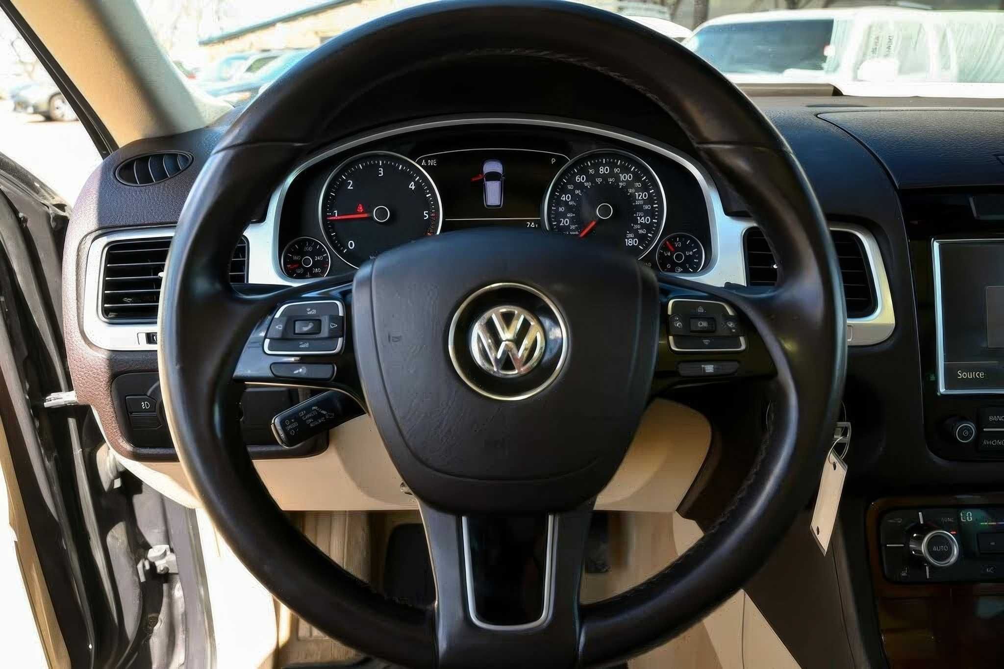 2013 Volkswagen Touareg TDI Sport