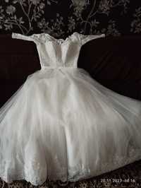 Весільна сукня як нова в подарунок кольцо під плаття