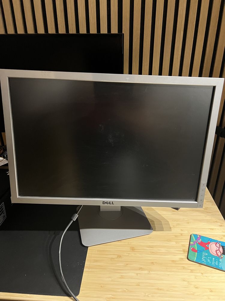 Biurowy monitor Dell 24 cale funkcja Pivot