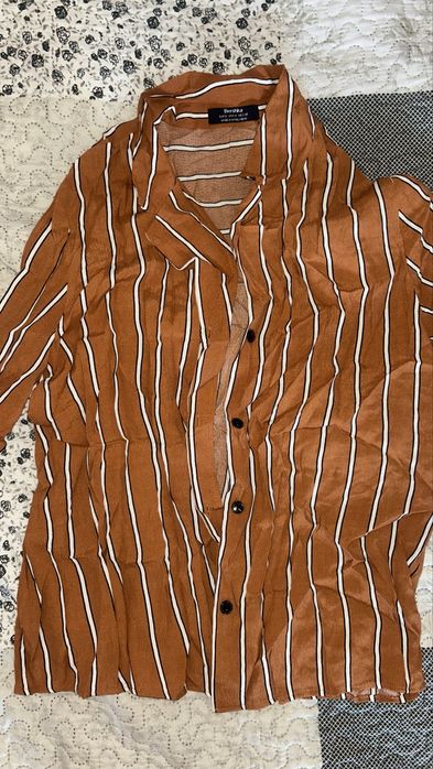 Сорочка Bershka 42 розмір,в коричневому кольорі