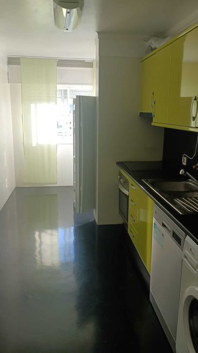 T2 com elevador e 2 casas de banho