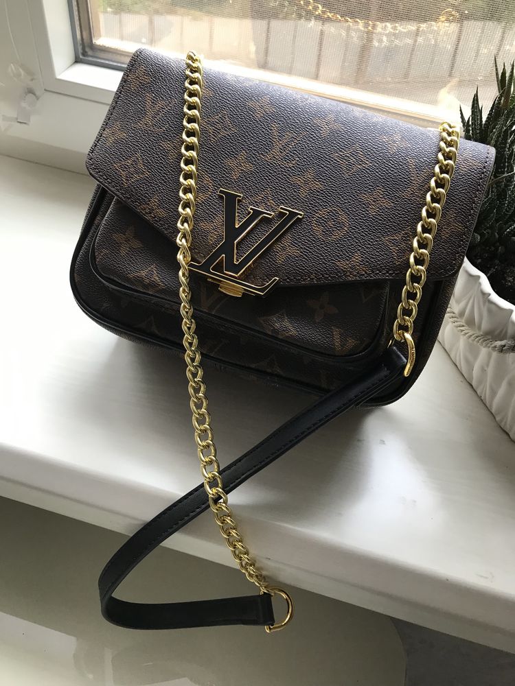 В наличии сумочка Louis Vuitton