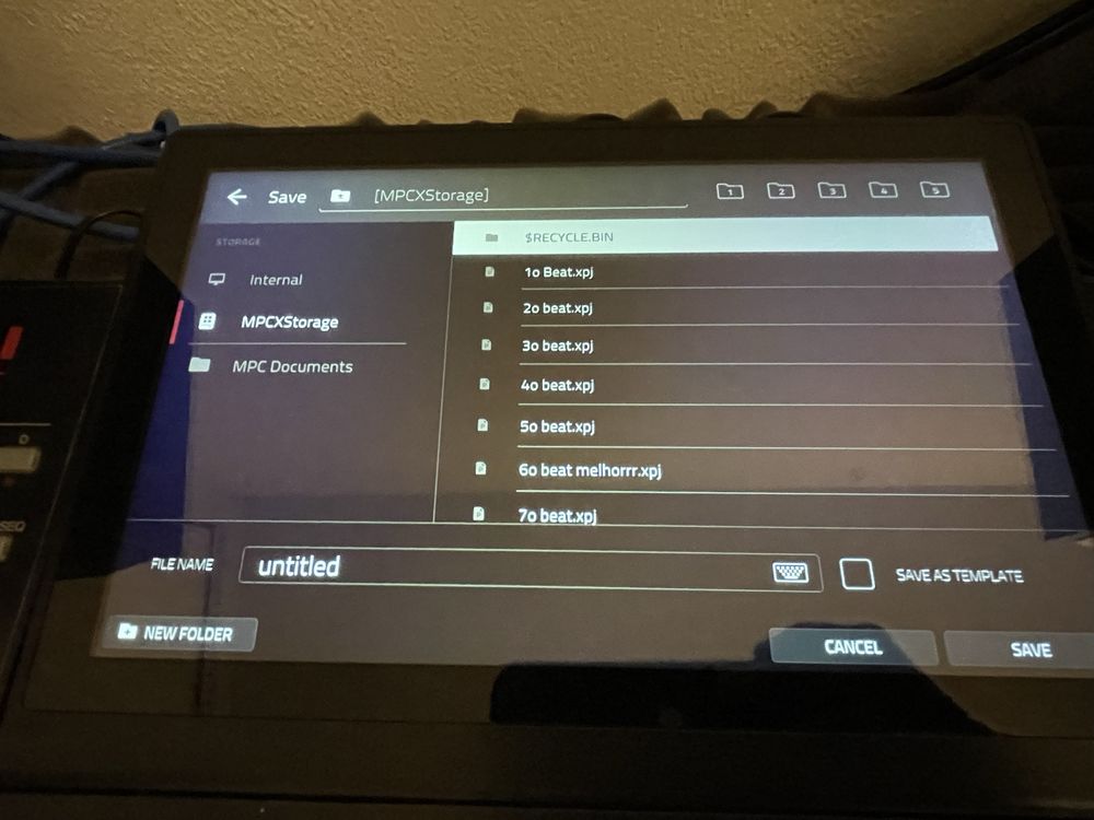 AKAI MPC X + Monitores Tascam + teclado M-Audio
