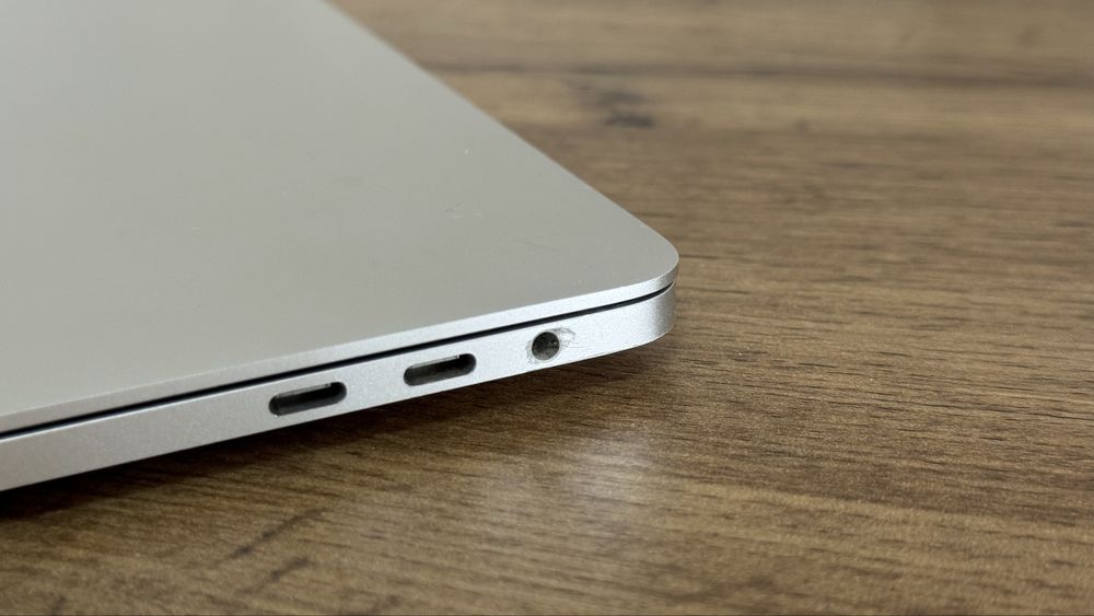 MacBook Pro 15" 2018 (Silver, 32/512 ГБ, A1990) USA