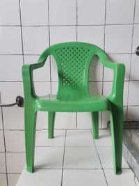Cadeira verde de criança