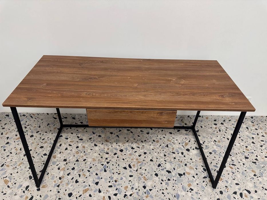 Стіл офісний з шухлядою