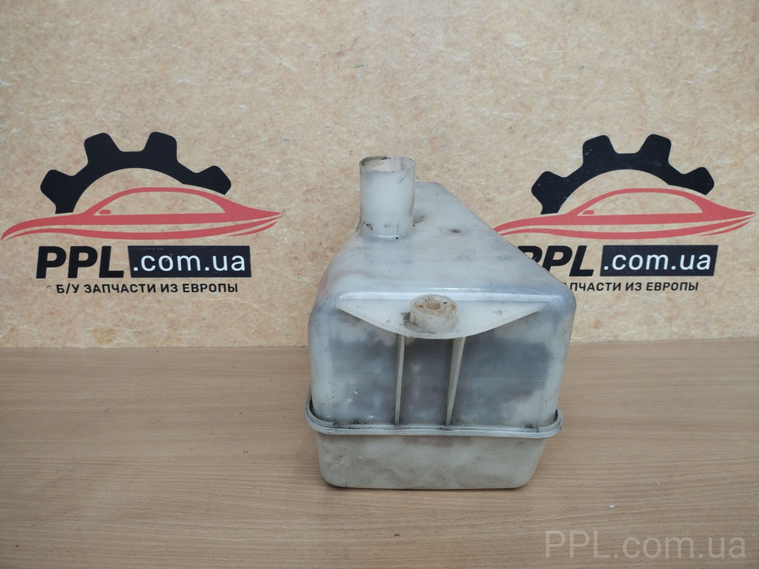 Volvo C70 S70 V70 1996-2000 Бачок омывателя 9190692 / 9190695