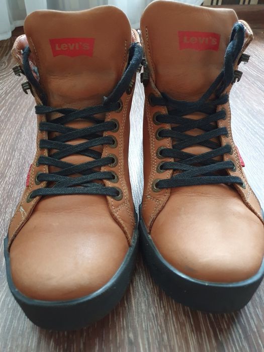 Ботинки зимние, в очень хорошем состоянии