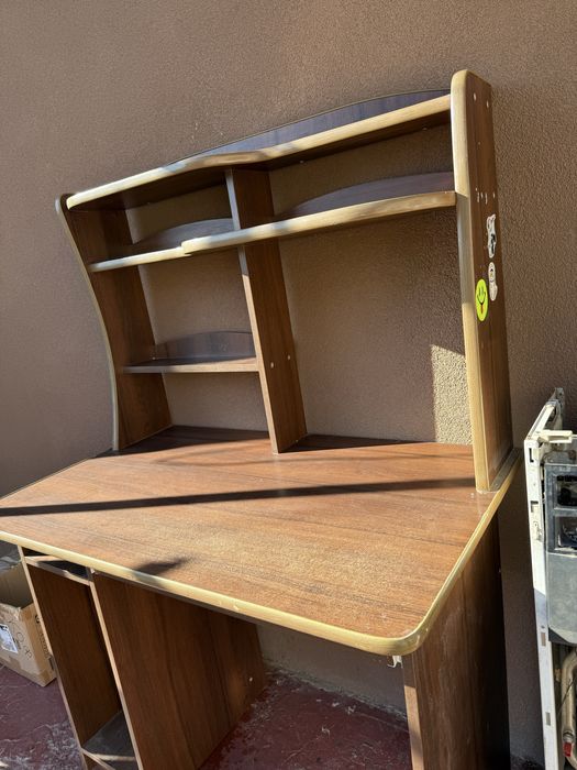 Компʼютерний стіл