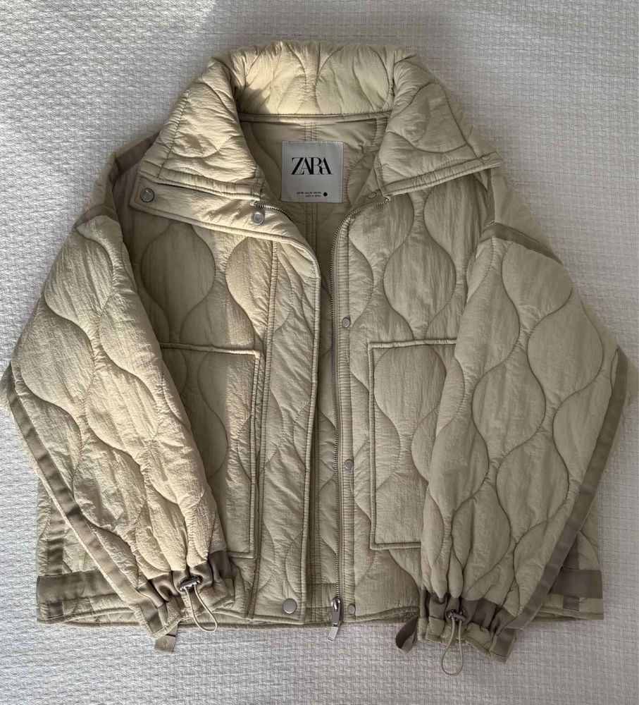 ZARA куртка деми, состояние новой, размер xs