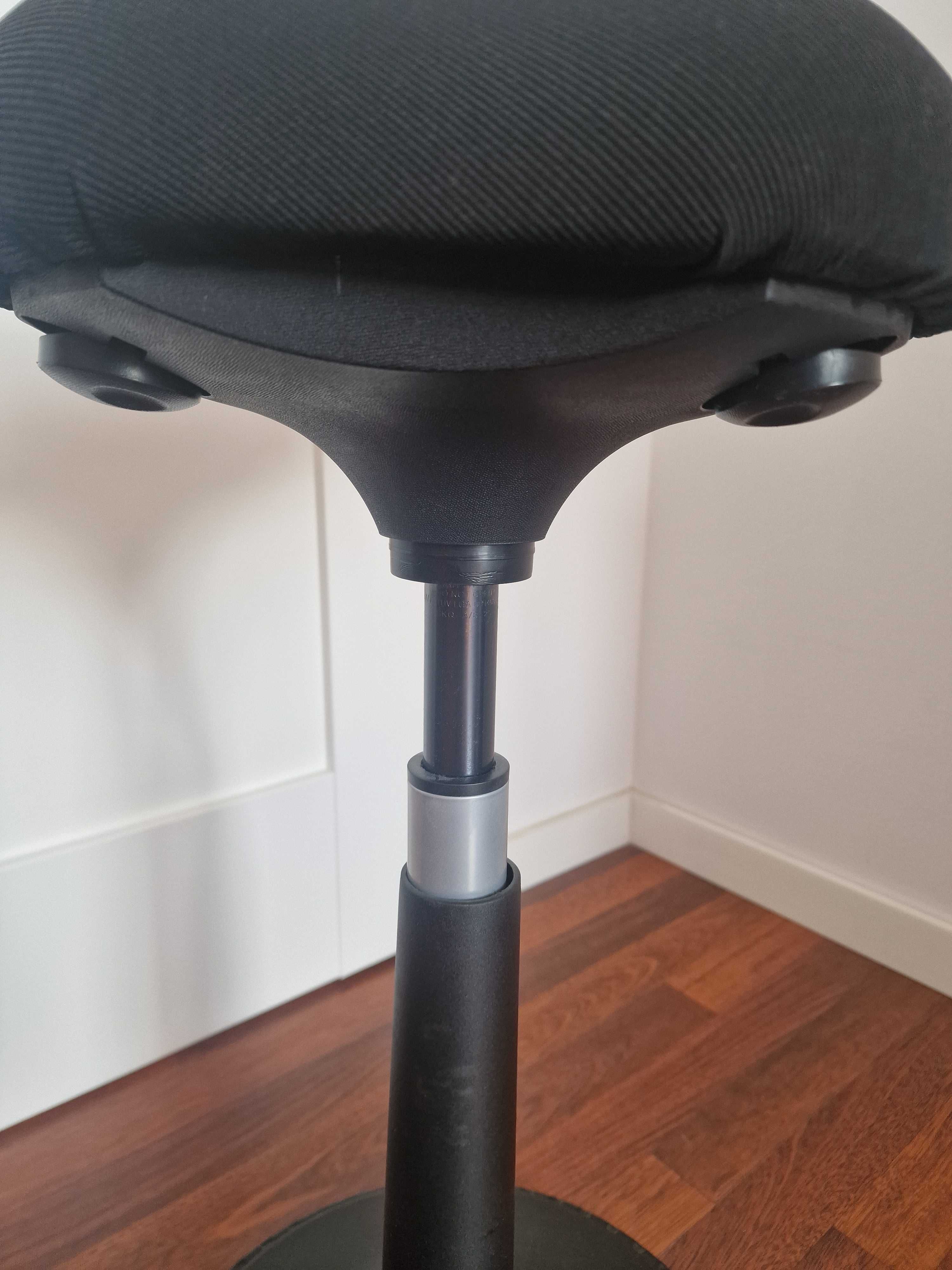 Stołek ergonomiczny