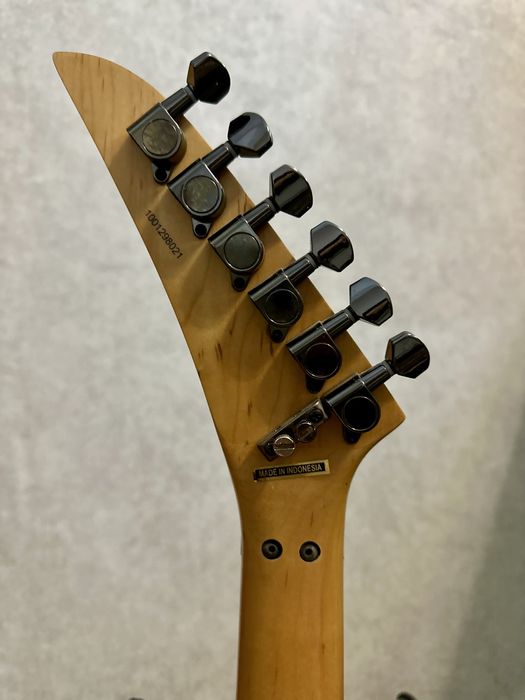 Електрогітара б/у KRAMER Striker KS211TBBF1