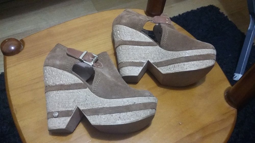 Vendo Sapatos de Senhora em Cortiça