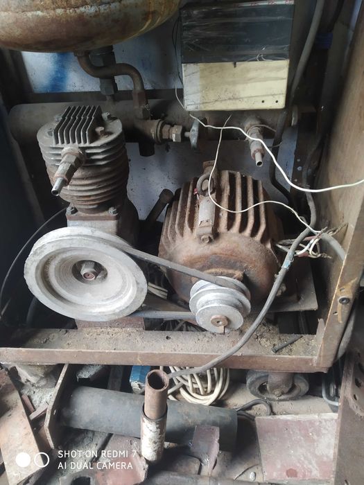 Продам компрессор для гаража.З двигателем 2.2 КВ.