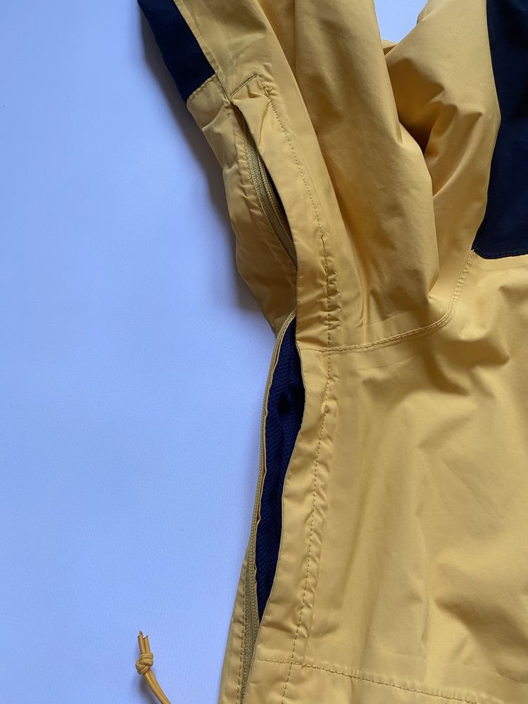 The North Face вітровка
