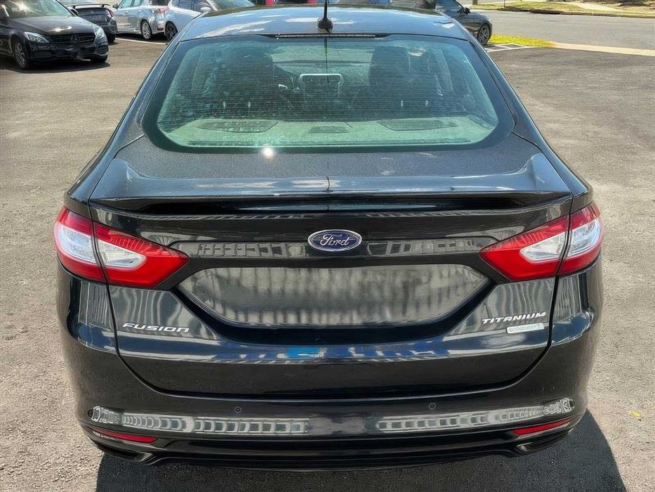 Ford Fusion Titanium      2015