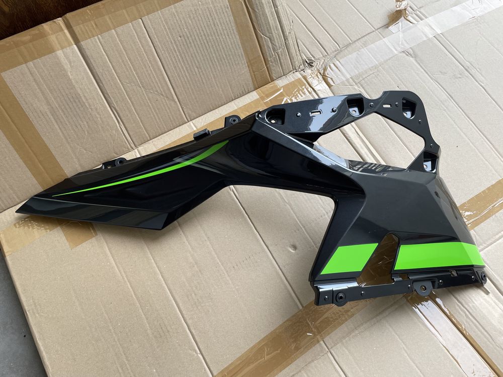 Owiewka prawa Kawasaki Ninja 400 EX400