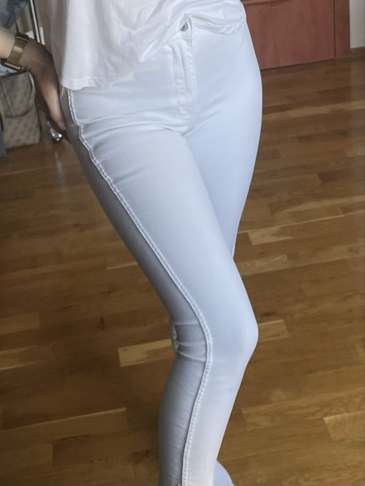 Białe spodnie jeansy skinny H&M