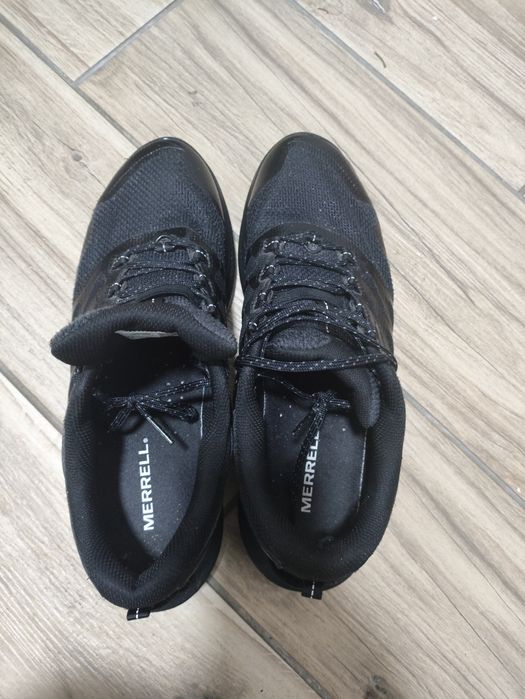 Продам нові кросівки Merrell 43.5  не підійшов розмір.