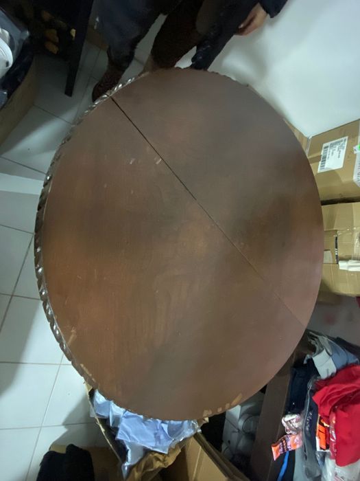 Mesa maciça oval e redonda