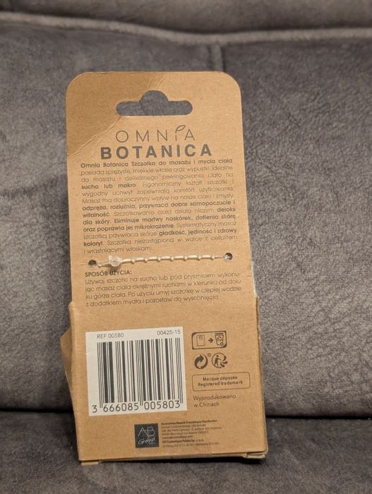 Omnia Botanica szczotka do masażu na sucho mokro ciała