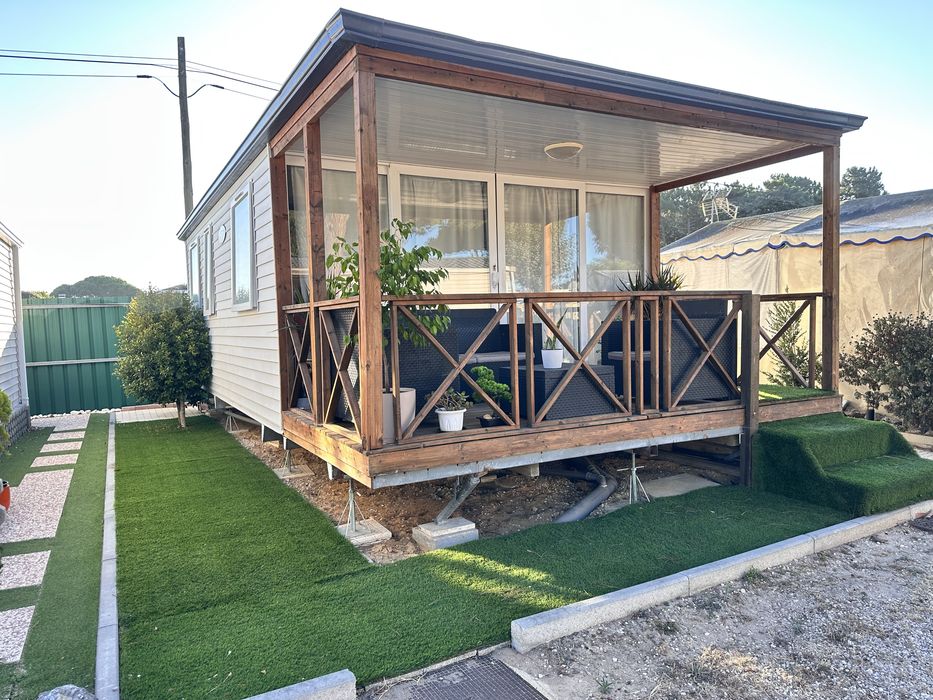 Casa movel em bom estado tudo impecavel pronto a usar..