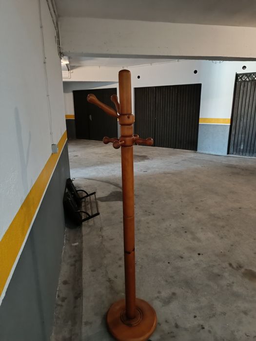 Cabide múltiplo de pé