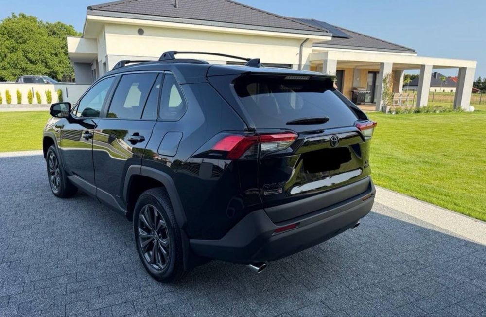 Toyota RAV-4 2024 року