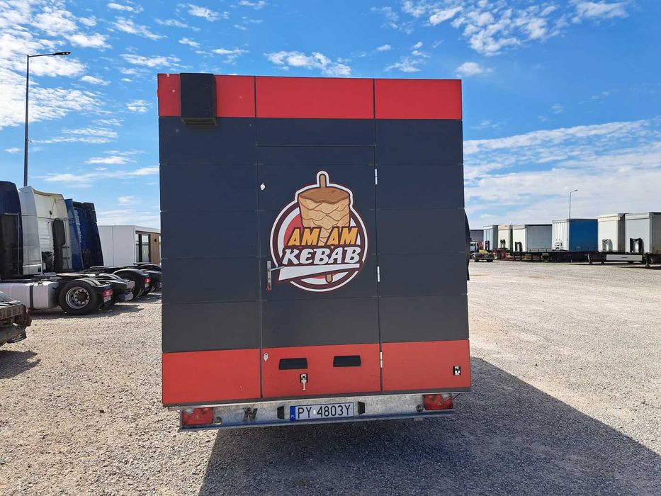 Przyczepa specjalna gastronomiczna Niewiadów B3500 z wyposażeniem