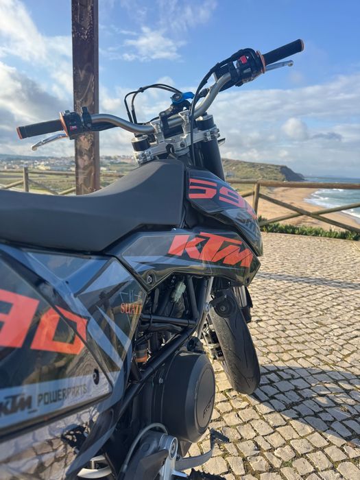 KTM 690 SMC como nova