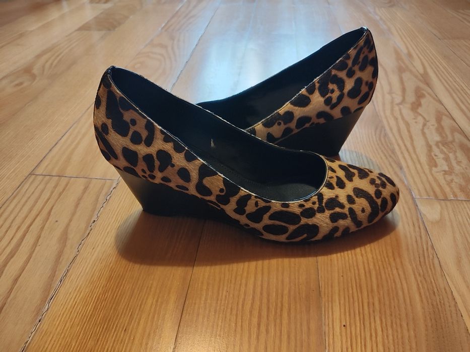 Нові жіночі туфлі Ecco